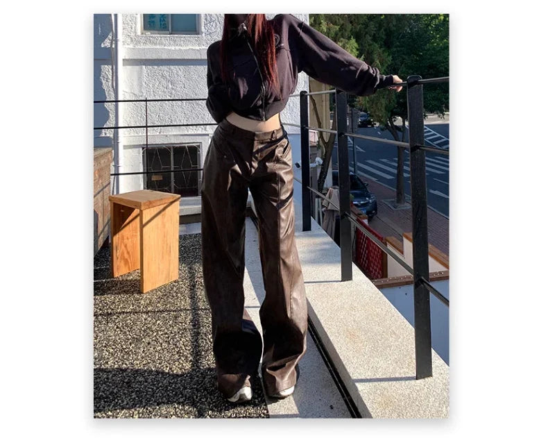 Weite Hose aus braunem PU-Leder im Used-Look