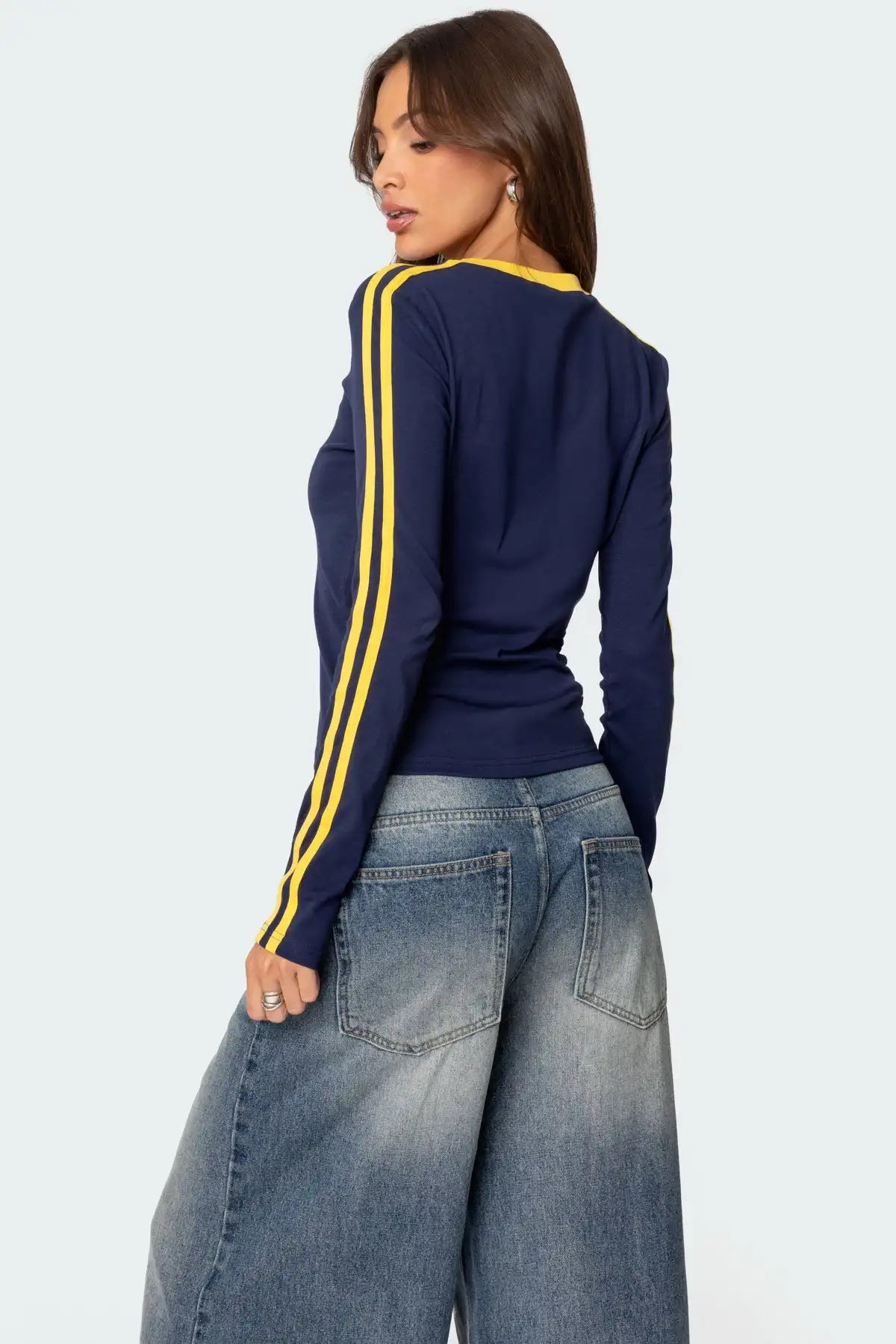 Brasilianisches Vintage-Crop-T-Shirt mit Buchstabenprint