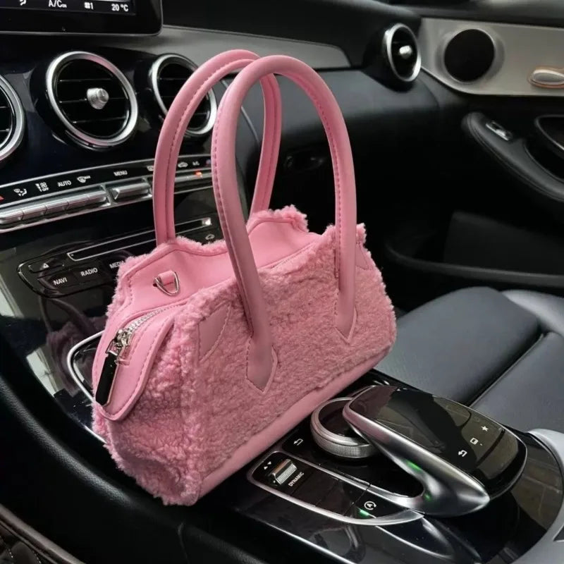 Sac bandoulière en fausse fourrure Cozy Chic