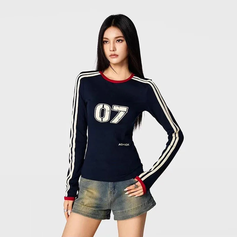 Cooles Damen-T-Shirt im Retro-Patchwork-Stil, schmale Passform