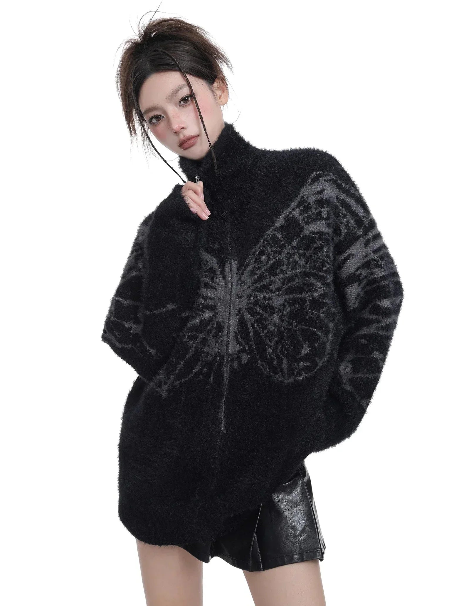 Pullover mit hohem Kragen und Schmetterlingsmuster