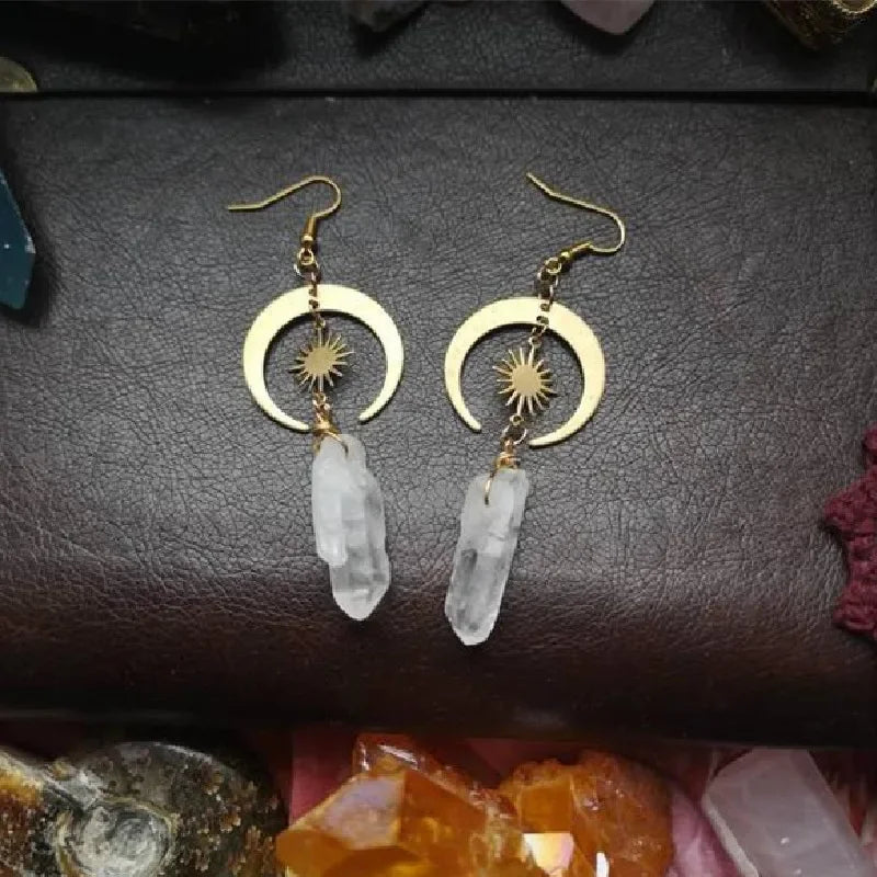 Halbmondförmige Boho-Ohrringe aus Messing