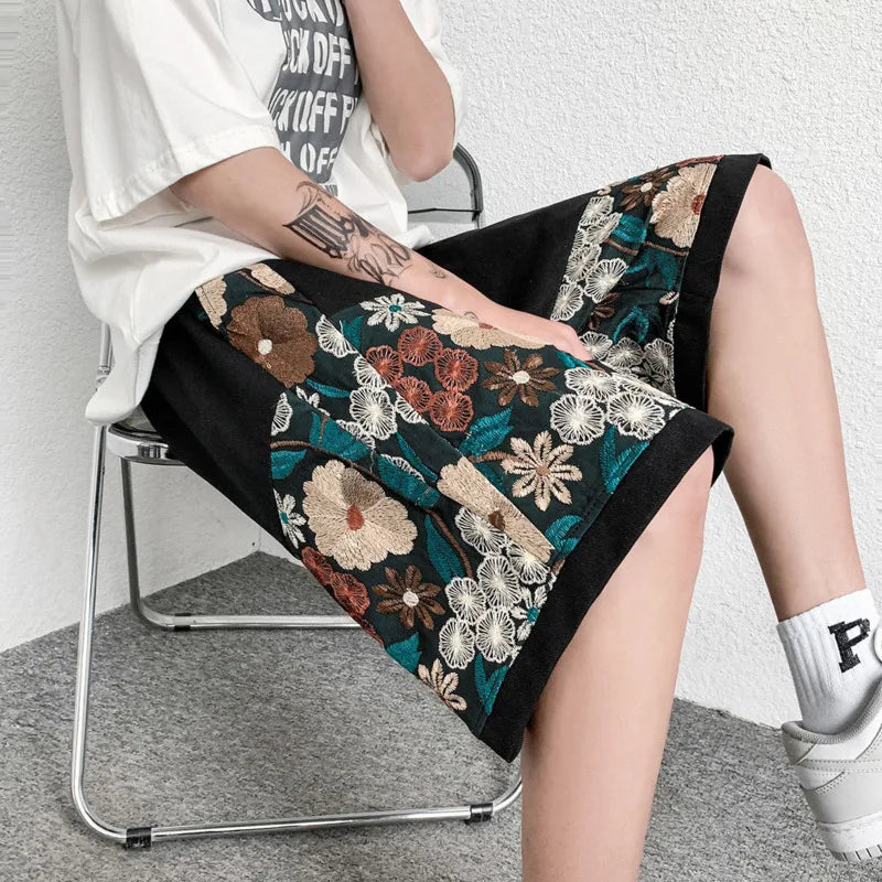 Japanische Streetwear-Shorts mit Blumenstickerei