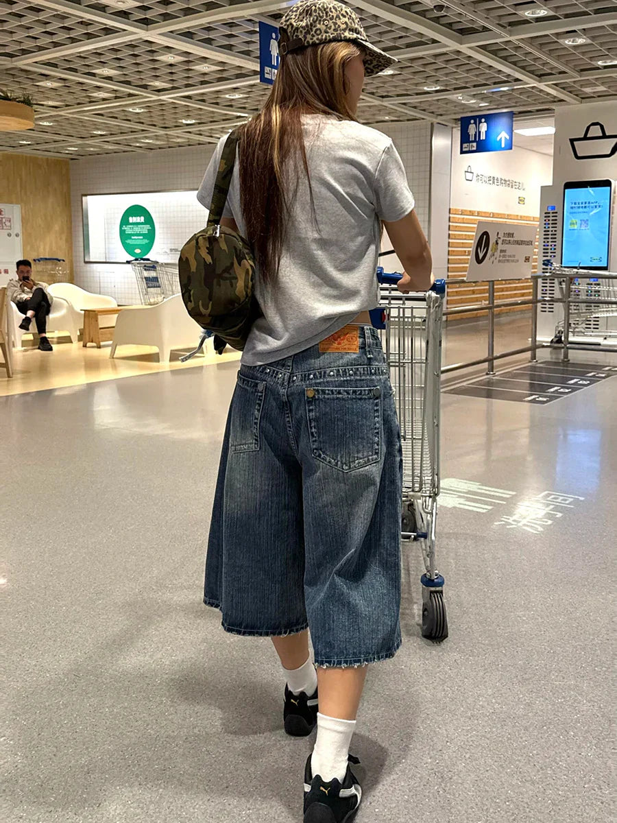 Short en jean délavé style punk à rivets streetwear