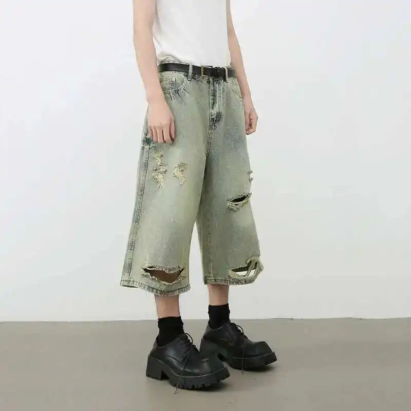 Atmungsaktive Vintage-Jeansshorts mit Rissen am Knie