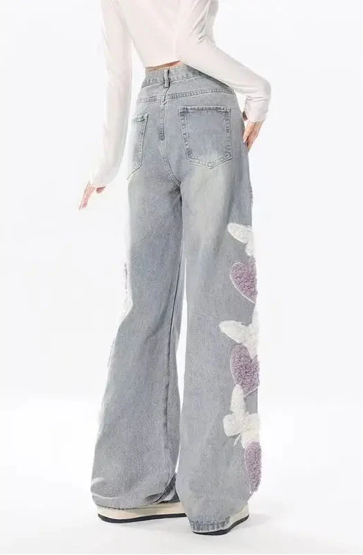 Damenjeans mit 3D-Schmetterlingsmuster