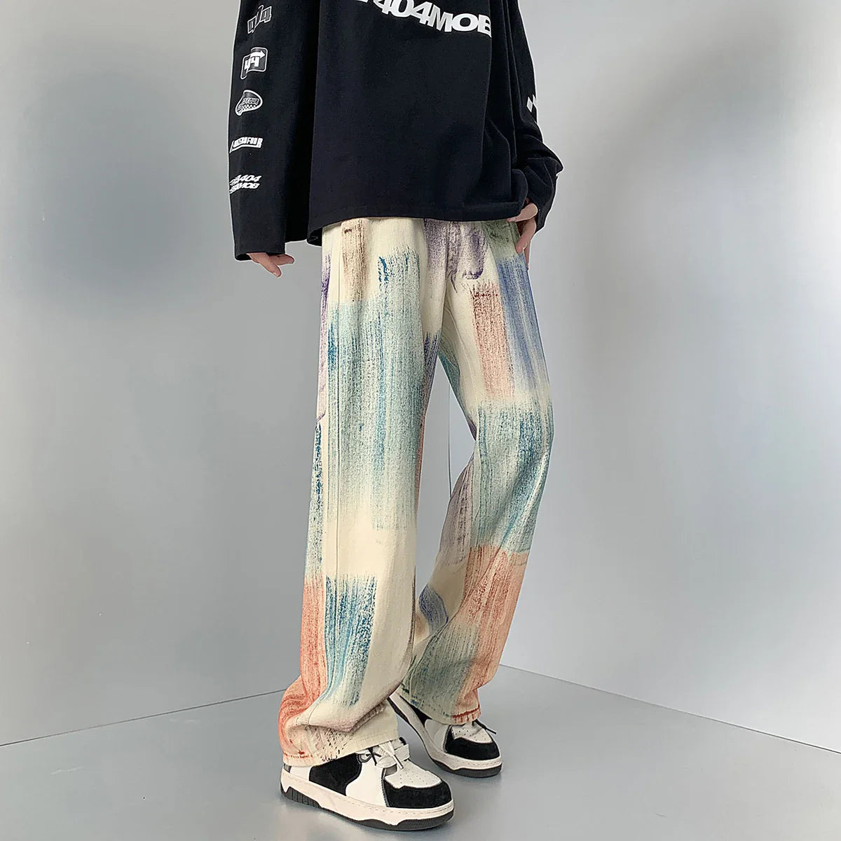 Bunte Graffiti-Tie-Dye-Jeans mit lockerem Schnitt