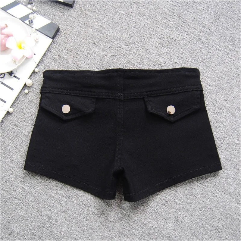Short à poches boutonnées