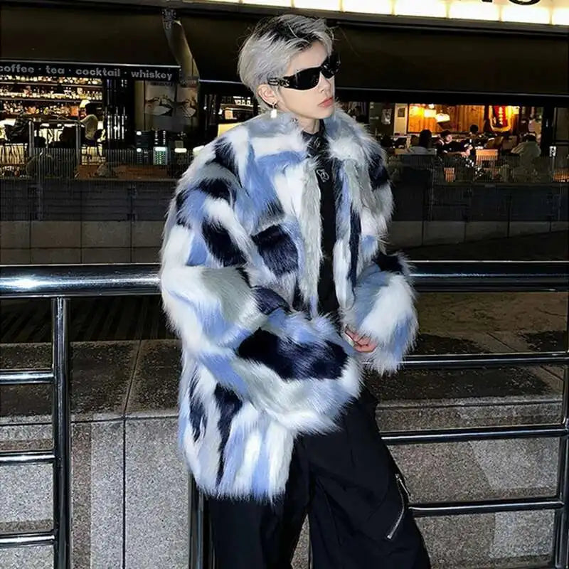Luxuriöse Kunstpelzjacke mit kontrastierenden Farben
