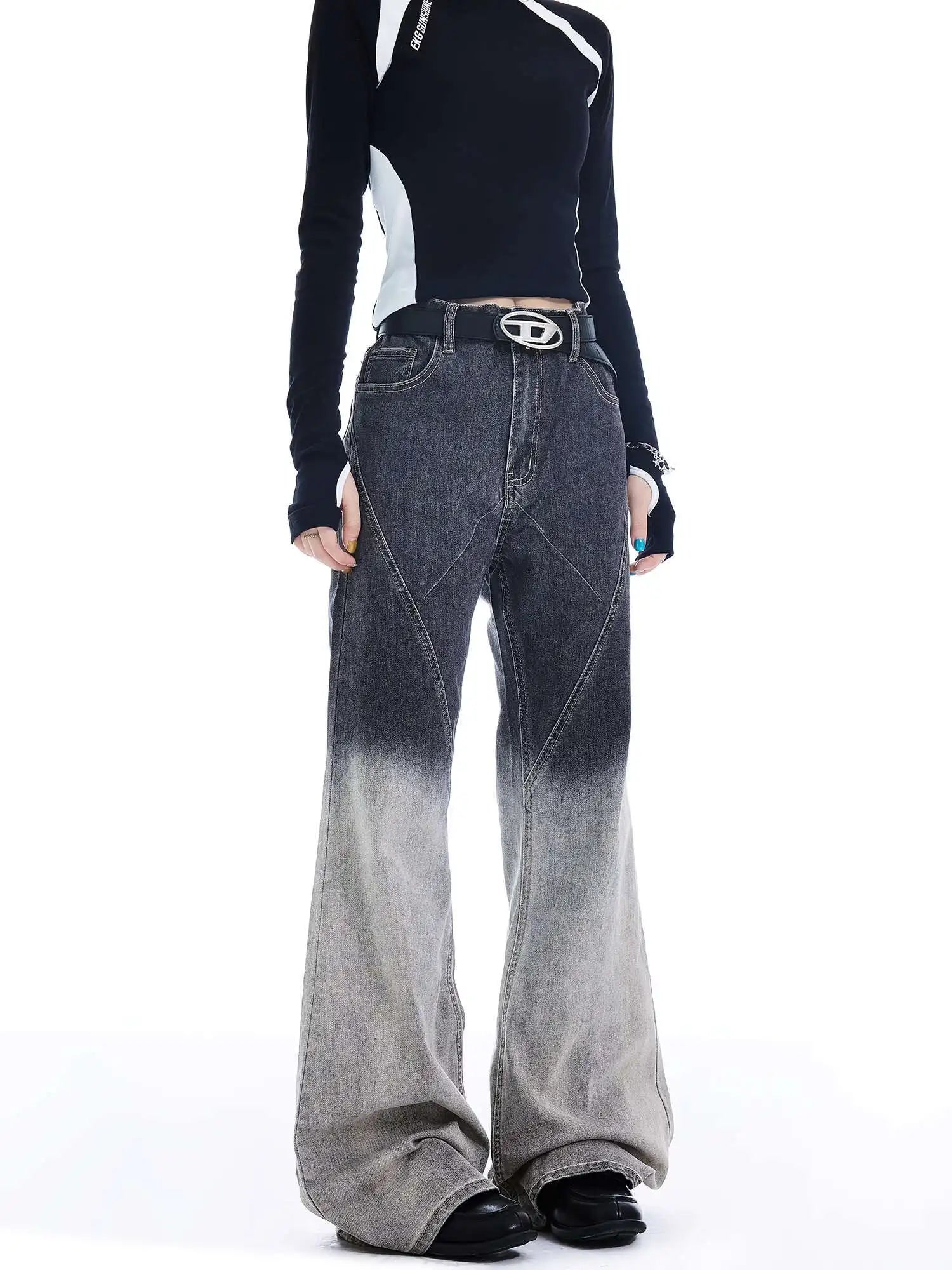 Bootcut-Jeans mit Farbverlauf und Patchwork-Elementen