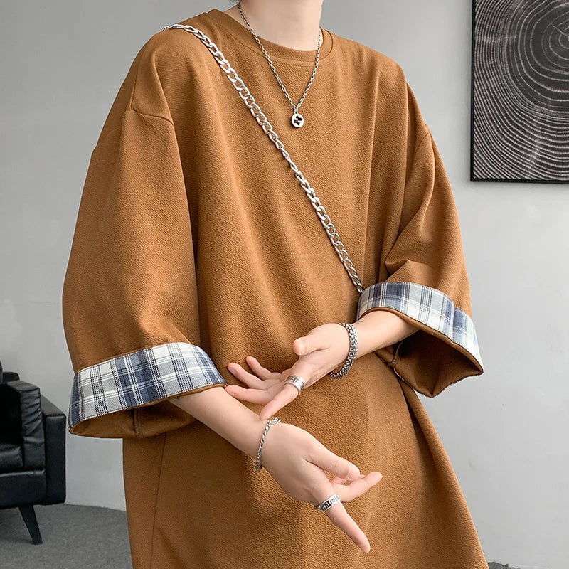 Cooles Oversize-T-Shirt im koreanischen Karostil