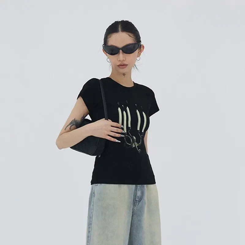 T-shirt court graphique vintage à l'esthétique grunge