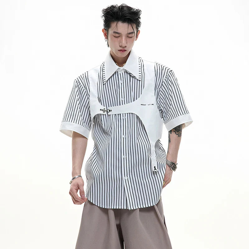 Herren Kurzarmhemd mit Patchwork-Design im cleanen, ästhetischen Stil