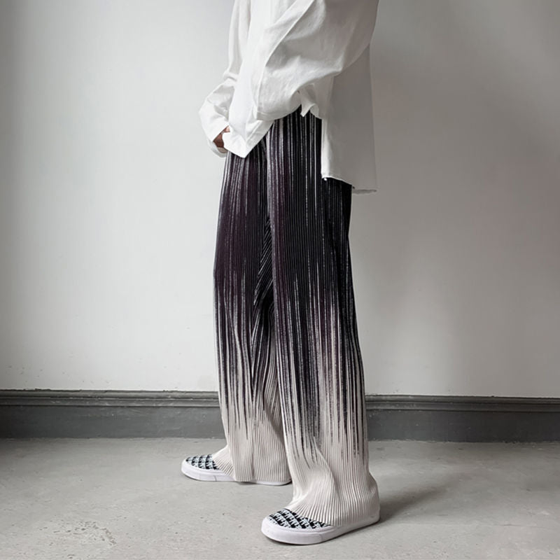 Baggy-Hosen in verwaschenen Farben