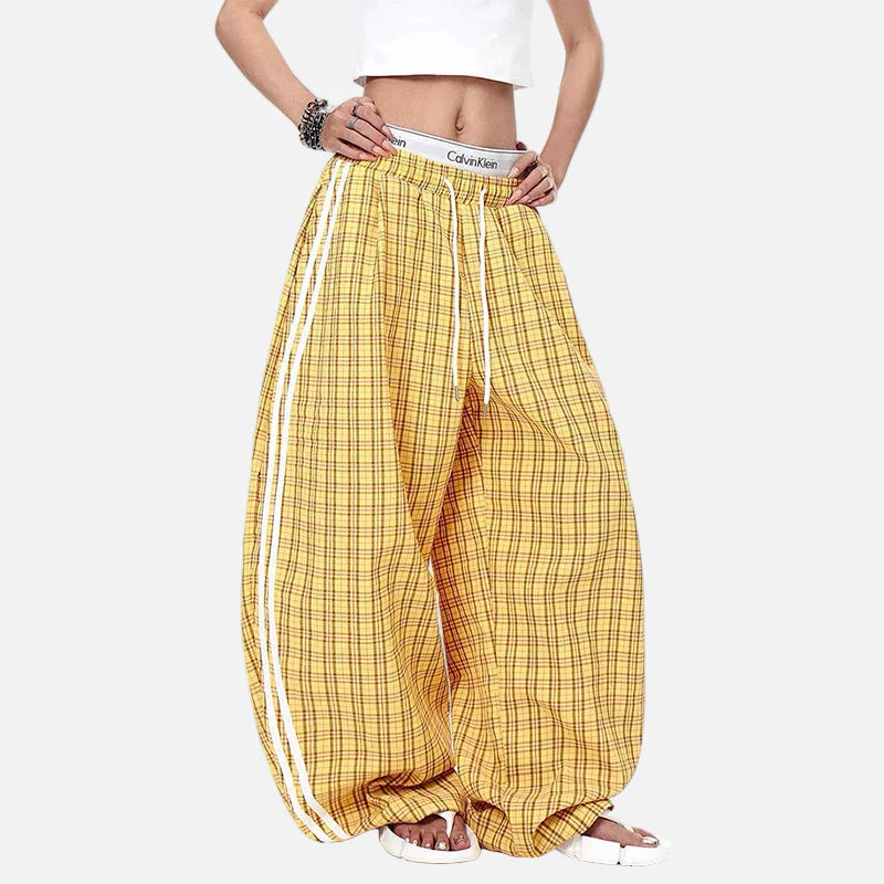 Figurschmeichelnde, karierte Hose im Y2K-Stil mit lässigem, elastischem Schnitt und weitem Bein