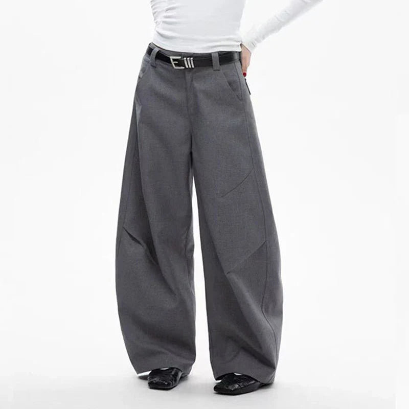 Pantalon tendance à coupe incurvée et couleur unie