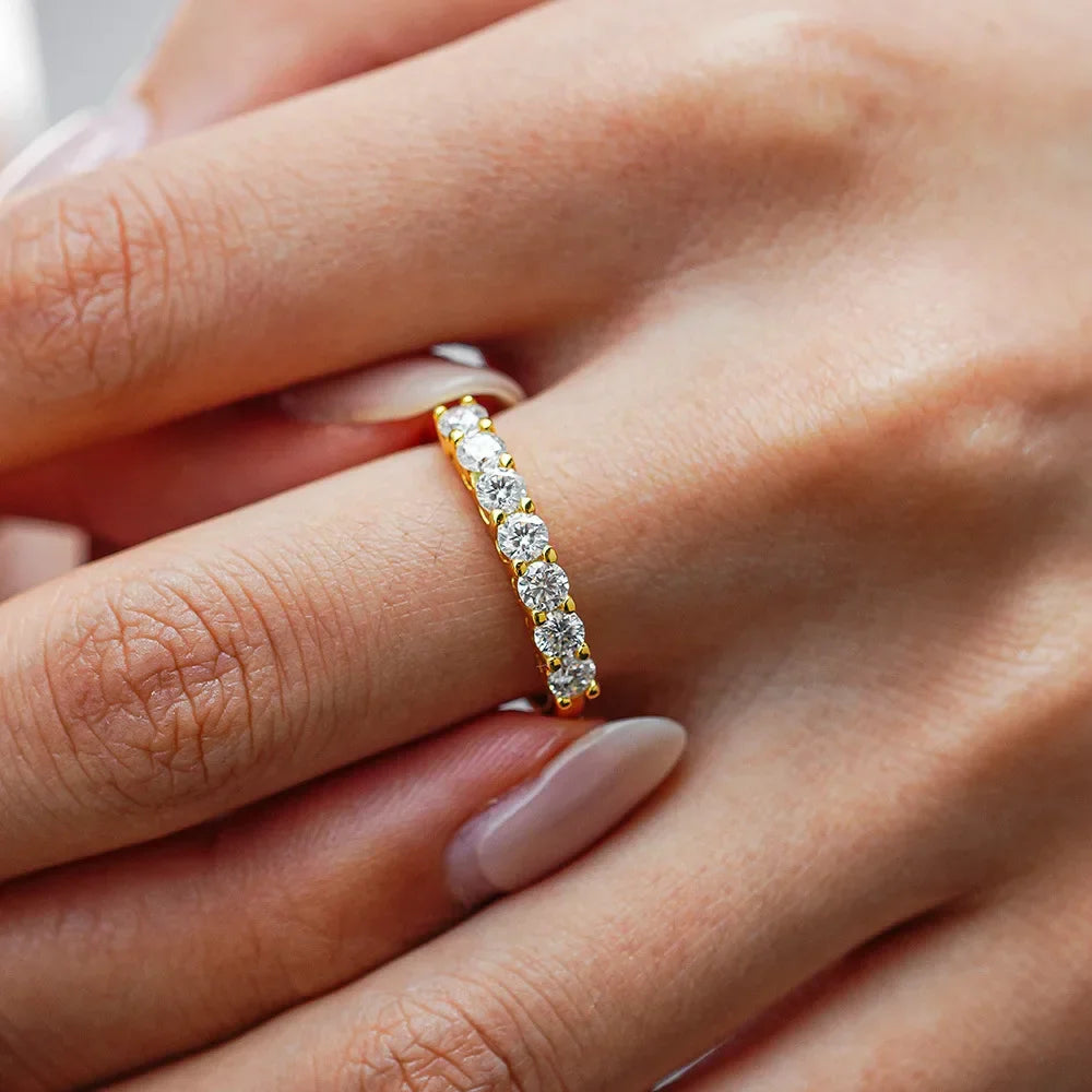 Luxuriöser Moissanit-Diamantring mit sieben Sternenreihen