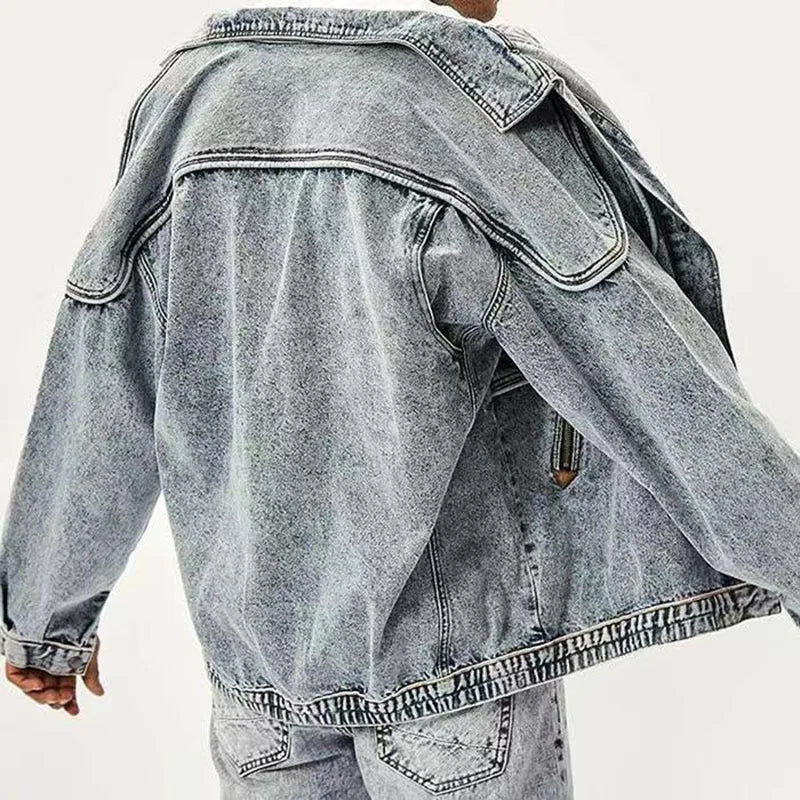 Figurschmeichelnde, schmal geschnittene Vintage-Jeansjacke