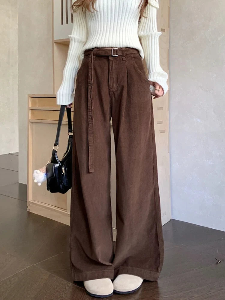 Elegante, lässige Cordhose mit weitem Bein