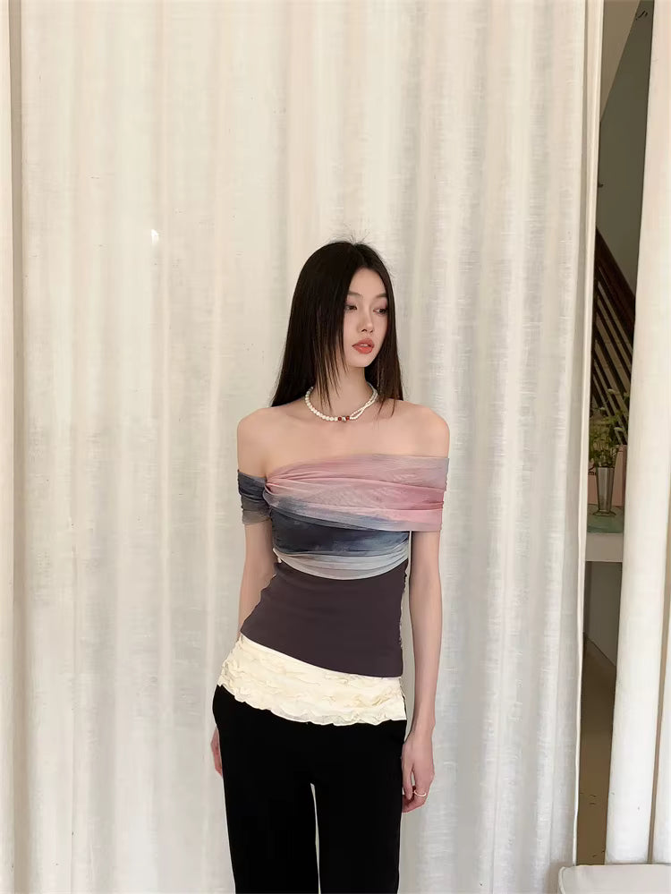 Damen-T-Shirt aus Mesh mit Batikmuster und schulterfreiem Ausschnitt