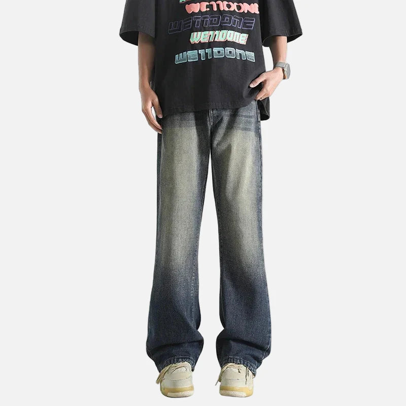 Trendige Ombre-Schlagjeans