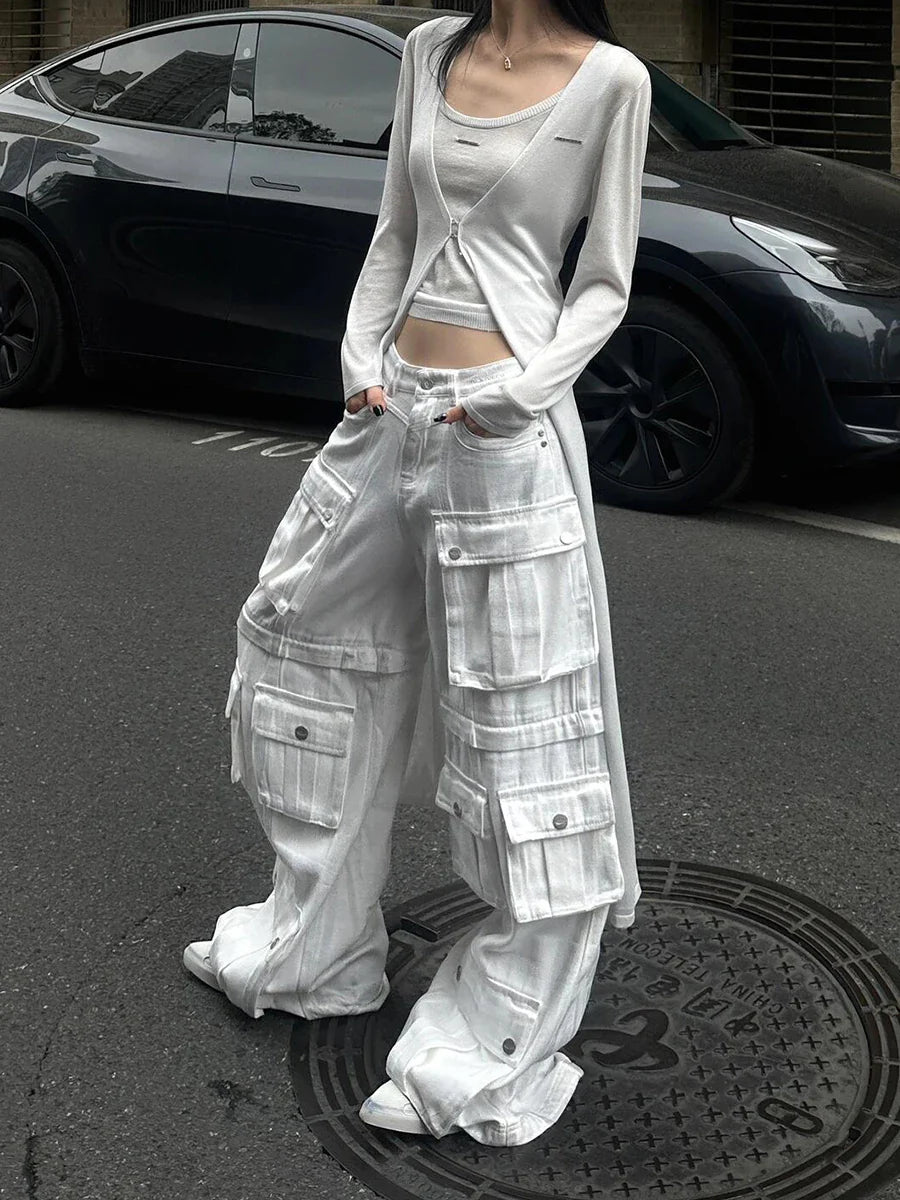 Damen-Jeans im angesagten weißen Cargo-Stil