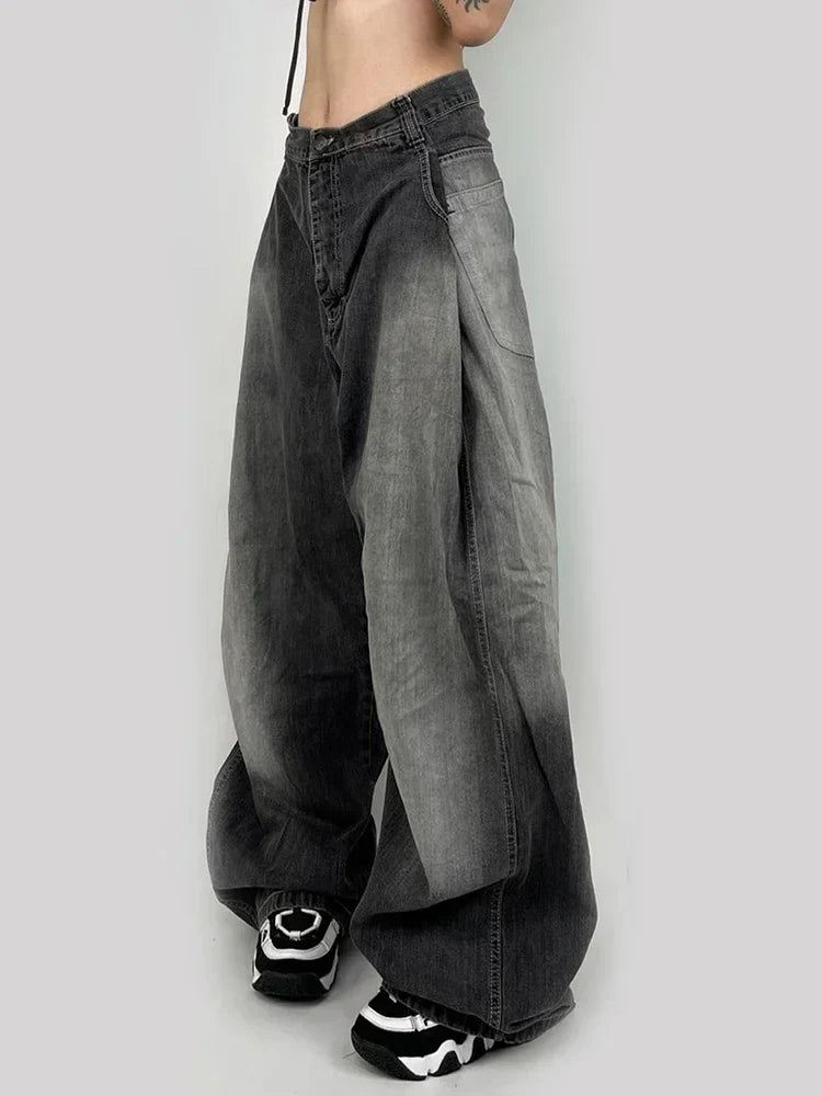 Jean en denim noir à taille haute et jambes larges