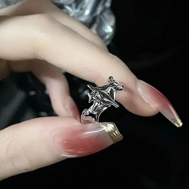 Bague ajustable vintage gothique à étoiles argentées