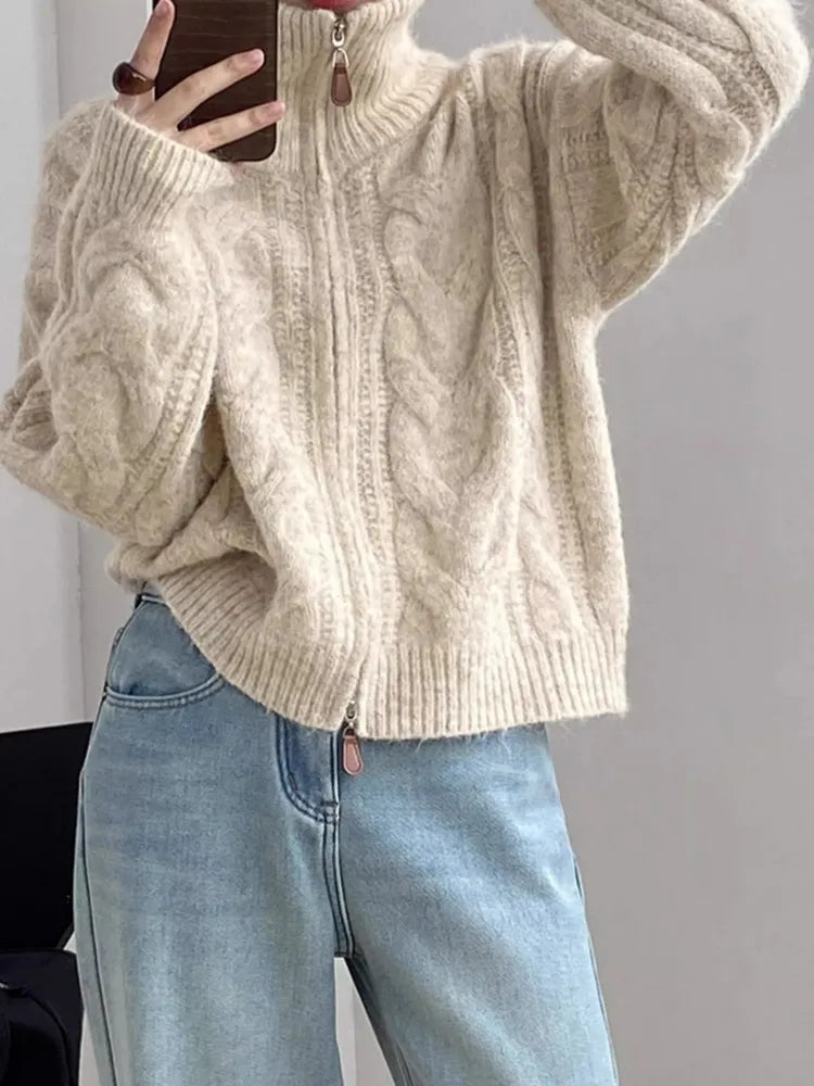 Weicher, gewachster Pullover mit hohem Kragen und Reißverschluss