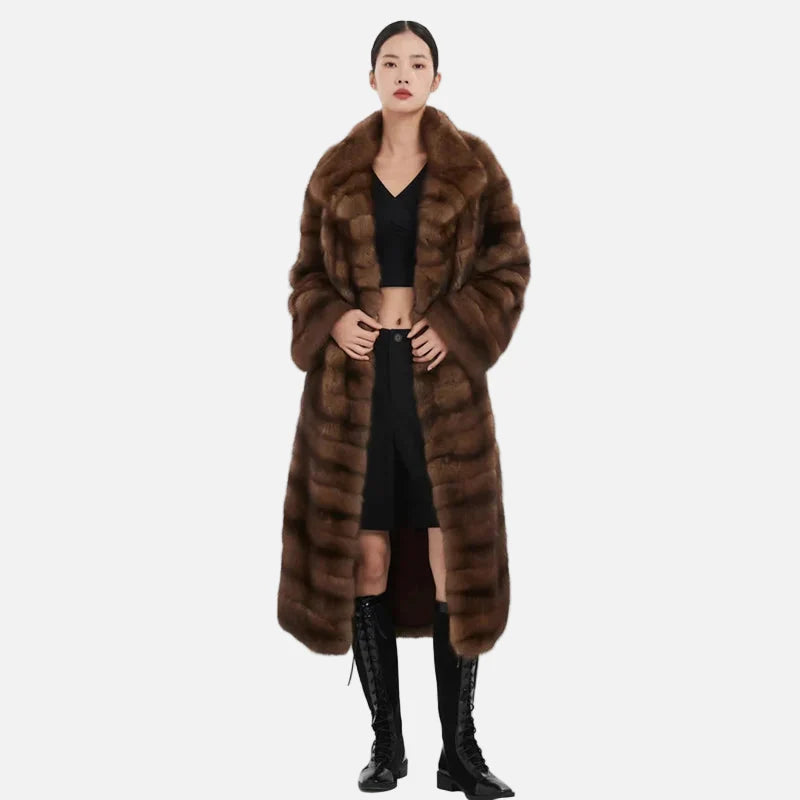 Luxuriöser Wintermantel aus Kunstnerzpelz