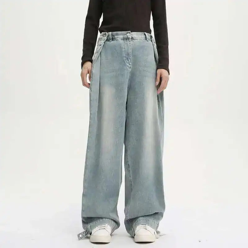Stilvolle Jeans mit geradem Bein und Ziernähten