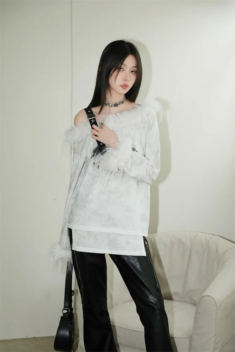 Elegantes Gothic-T-Shirt für Damen mit schulterfreiem Ausschnitt