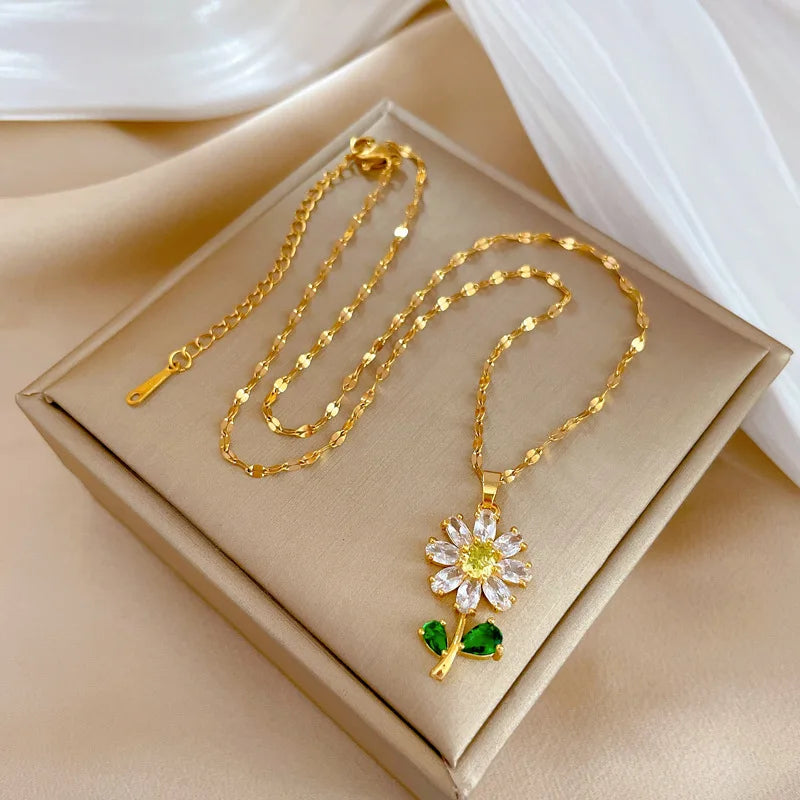 Sweet Flower Pendant Necklace