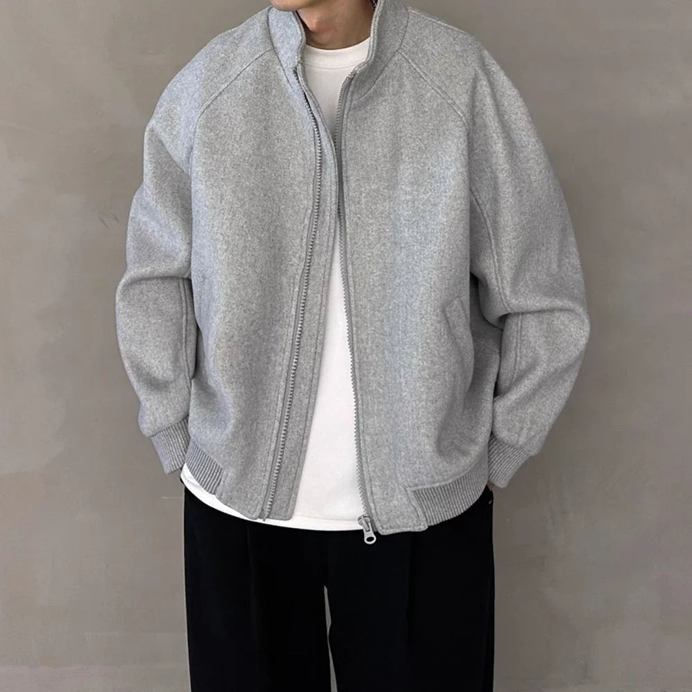 Streetwear-Sweatshirt aus schlichter Wolle für den Campus-Look
