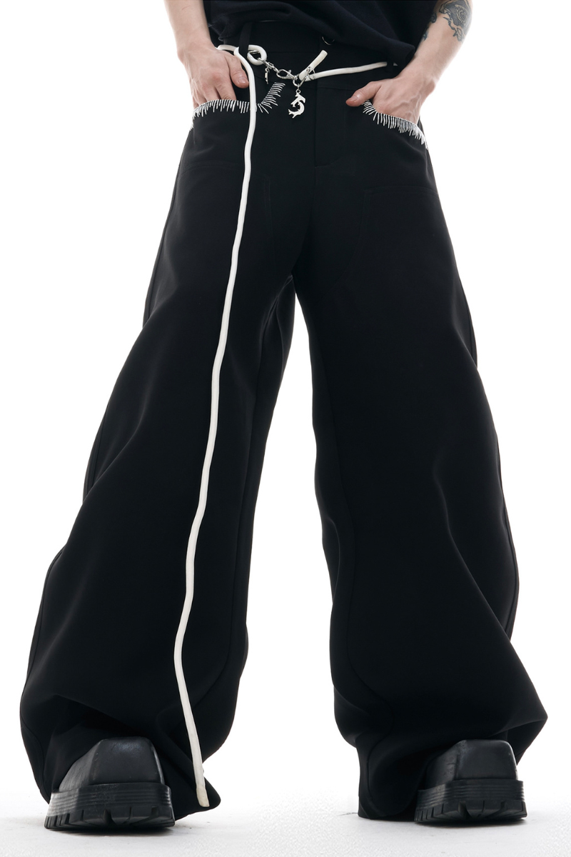 Seidige Hose mit Kordelzug und Taschen