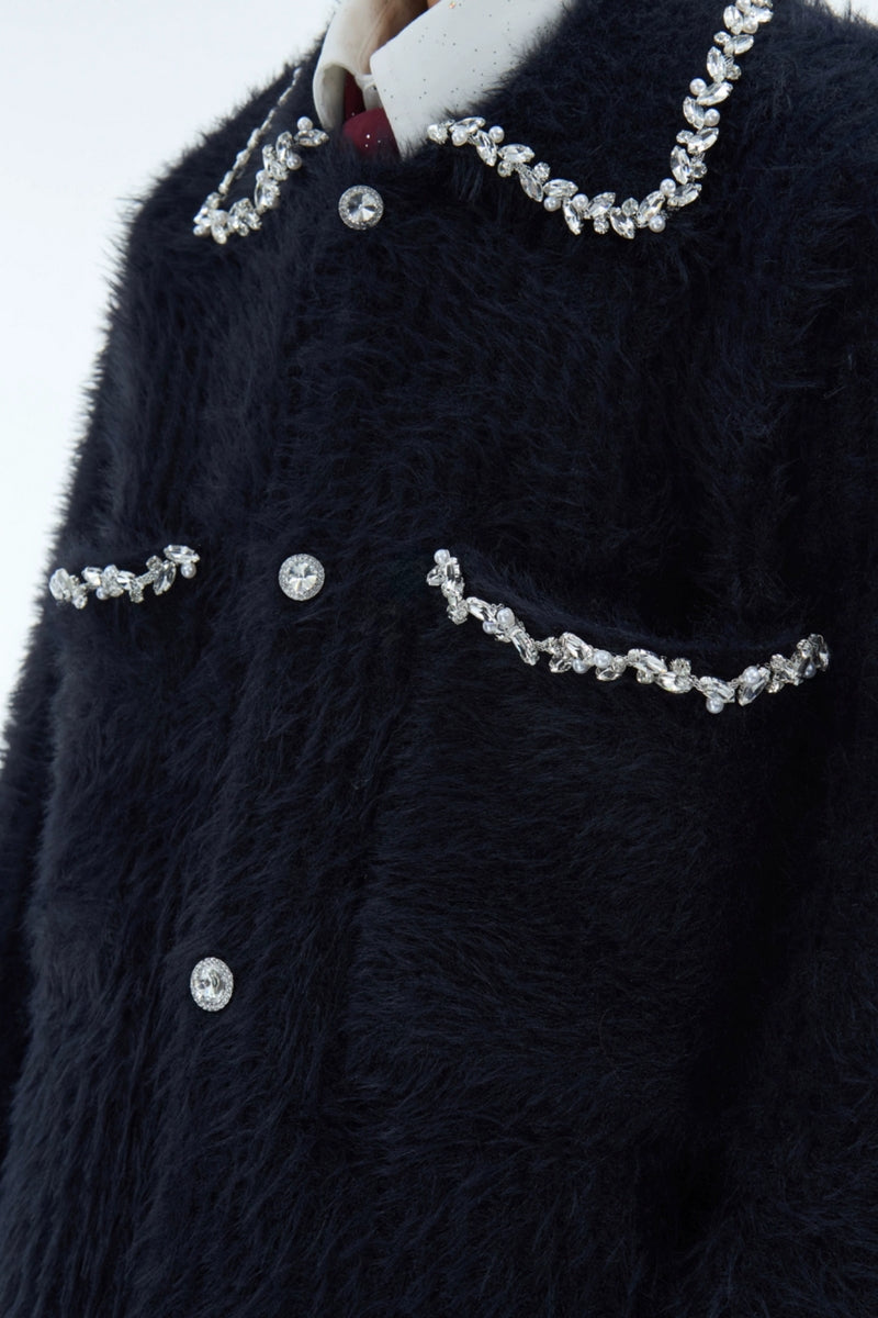 Luxuriöser Cardigan aus Kunstpelz mit Strasssteinen