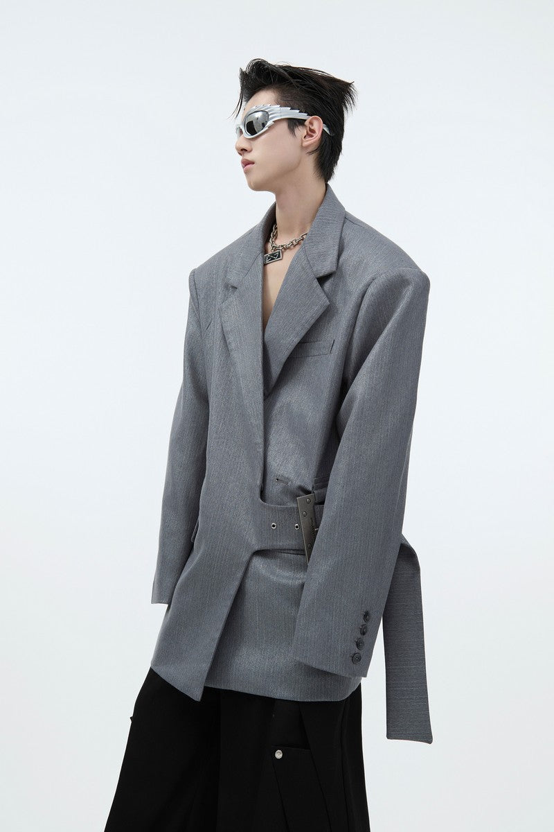 Blazer structuré à fermoir métallique et détails argentés