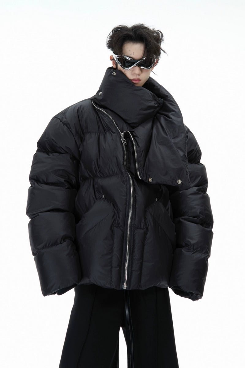 Asymmetrische Steppjacke mit Reißverschluss und hohem Kragen