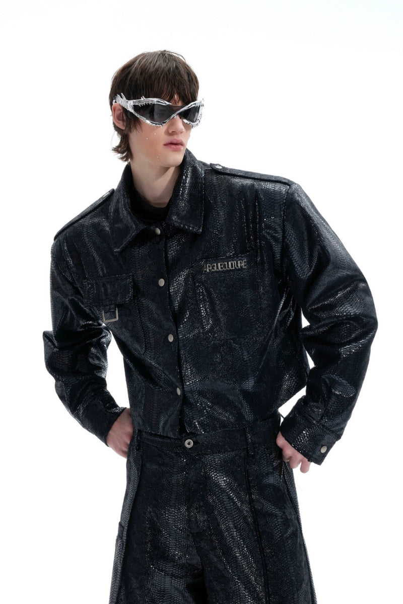 Veste brillante à motif serpent