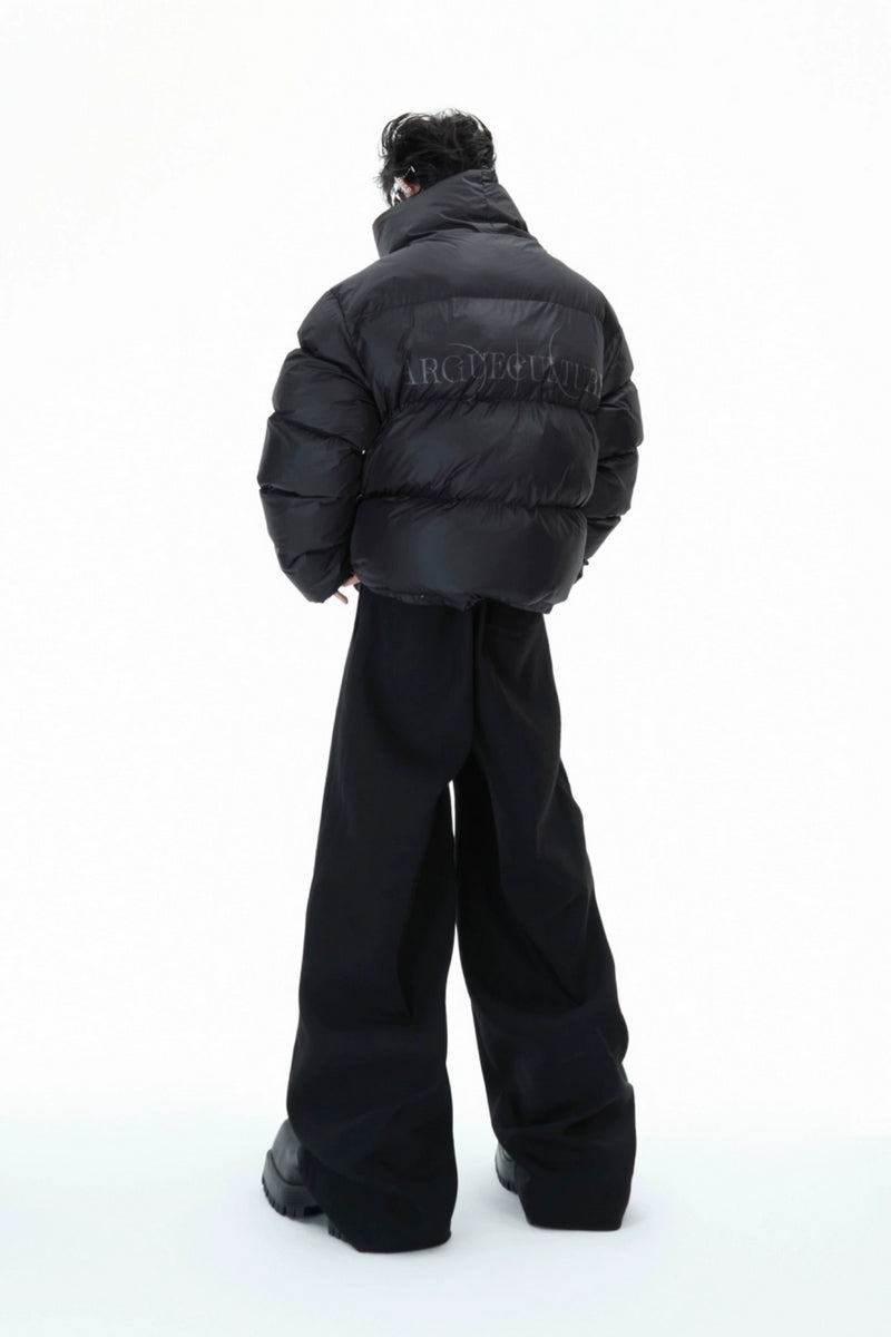 Asymmetrische Steppjacke mit Reißverschluss und hohem Kragen
