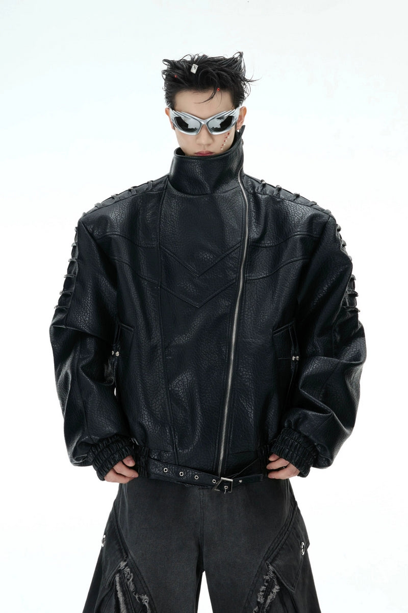 Veste en cuir cloutée à coutures dorsales
