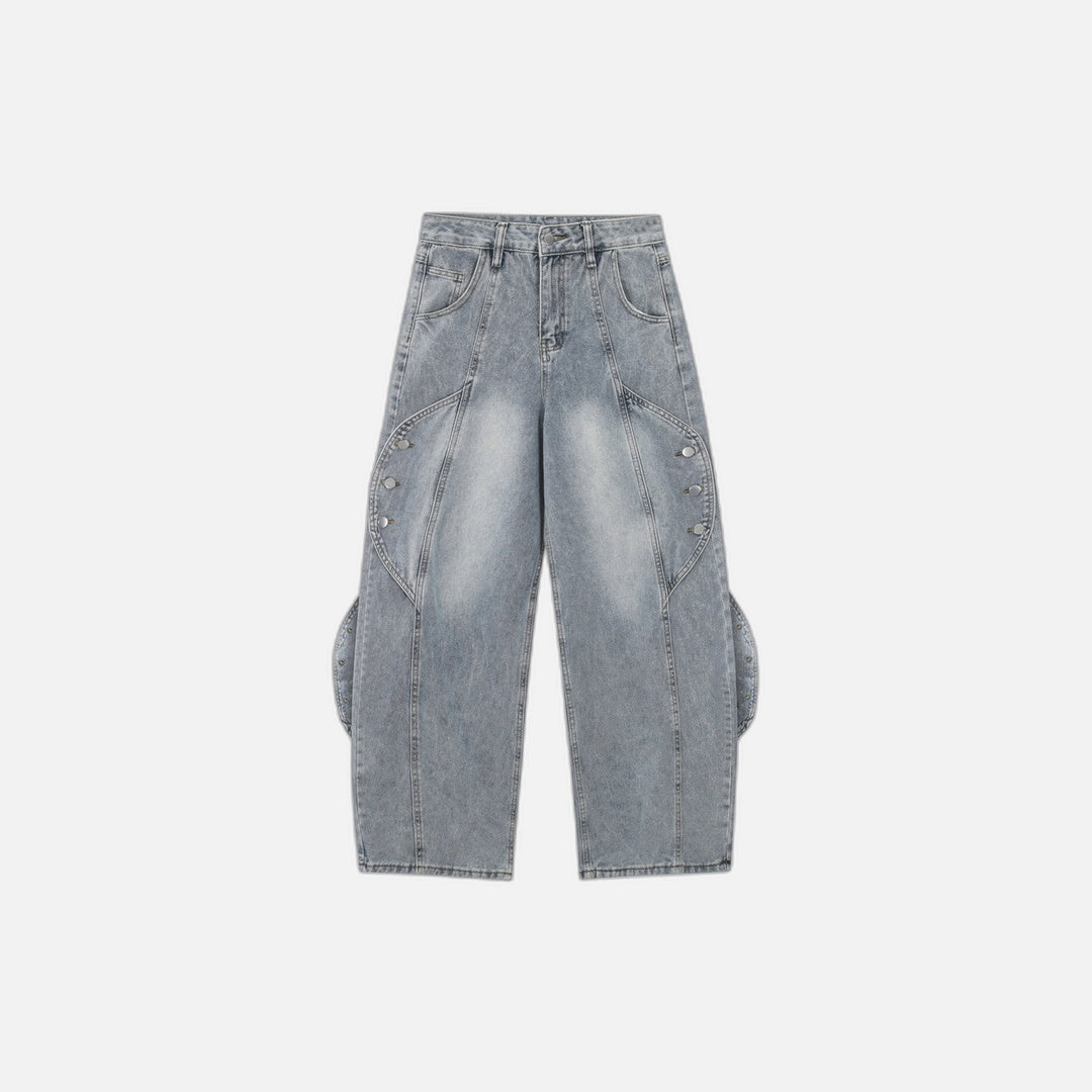 Jeans im amerikanischen Stil mit Zierknöpfen