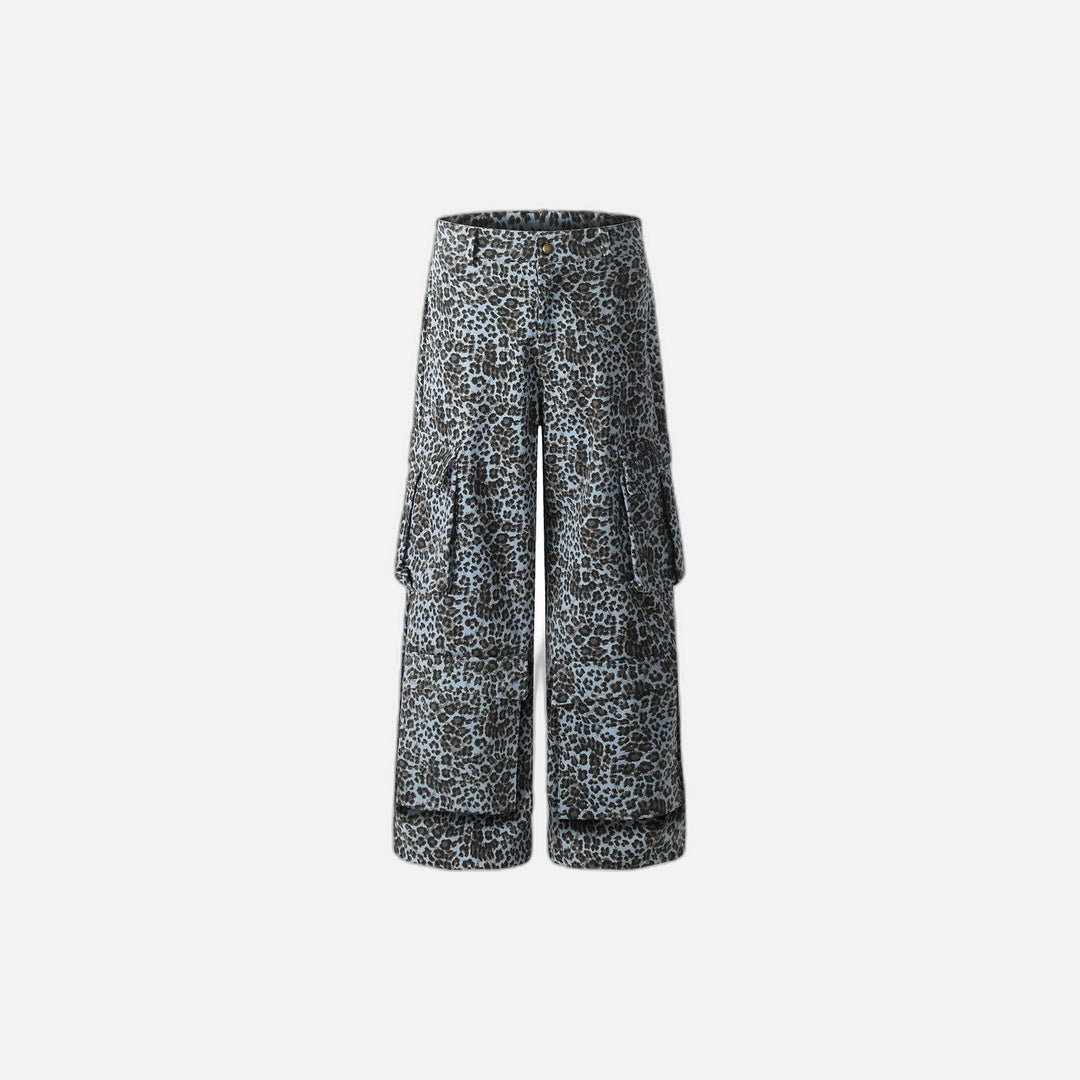 Cargohose mit Leopardenmuster und weitem Bein