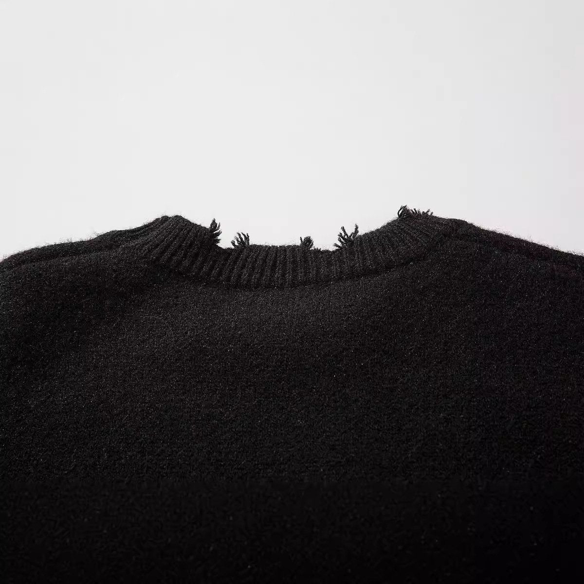 Pullover mit Totenkopf-Motiv