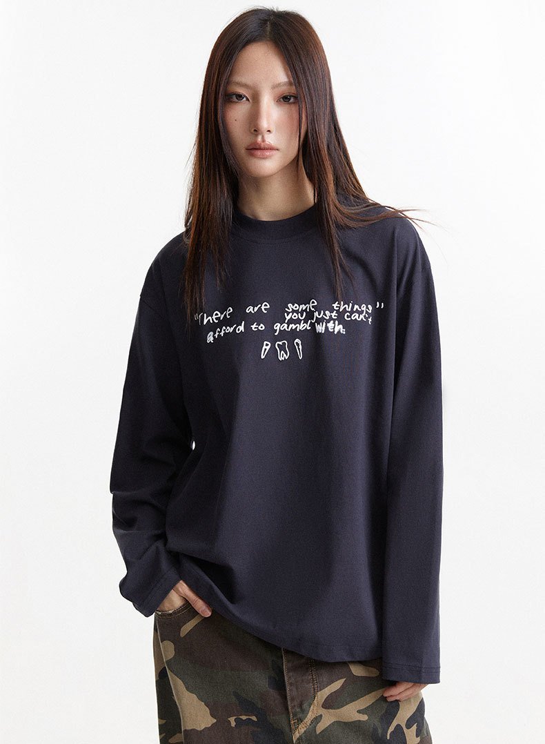 Langarm-T-Shirt mit Grafiktext