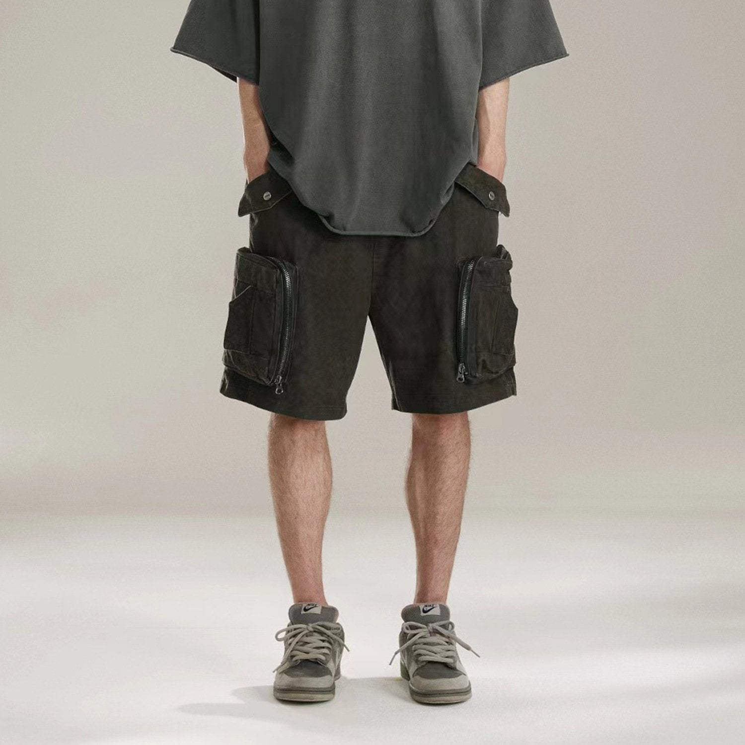 Short en jean délavé à grandes poches