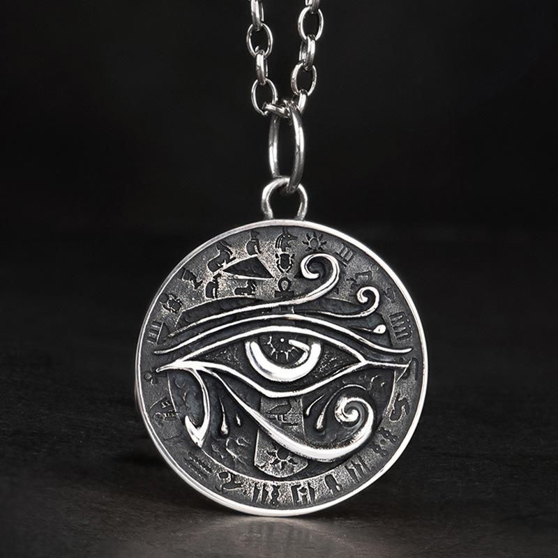 Silberne Halskette mit Horusauge-Anhänger