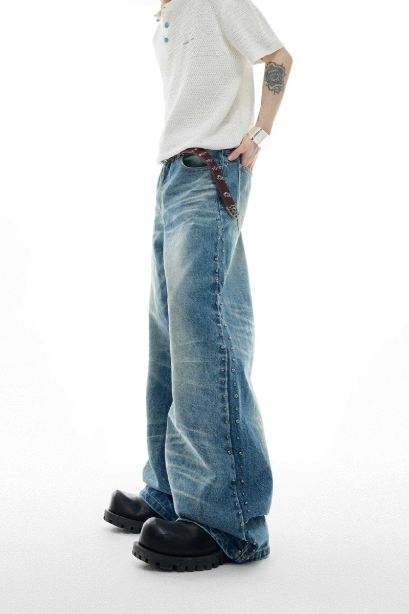 Used-Look-Denim mit Falten und Schlag
