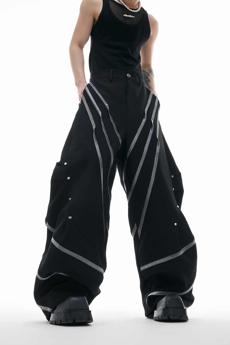 Gestreifte, mit Nieten besetzte Klingenhose 
