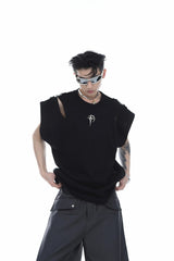T-Shirt mit Metalllogo und geteilter Schnalle 